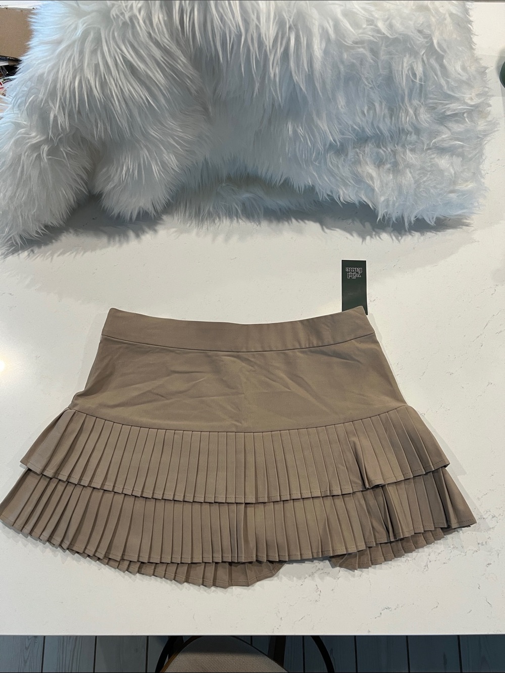 NWT Wild Fable (Target) Pleated Tiered Mini Skirt in Taupe/Khaki - Size M